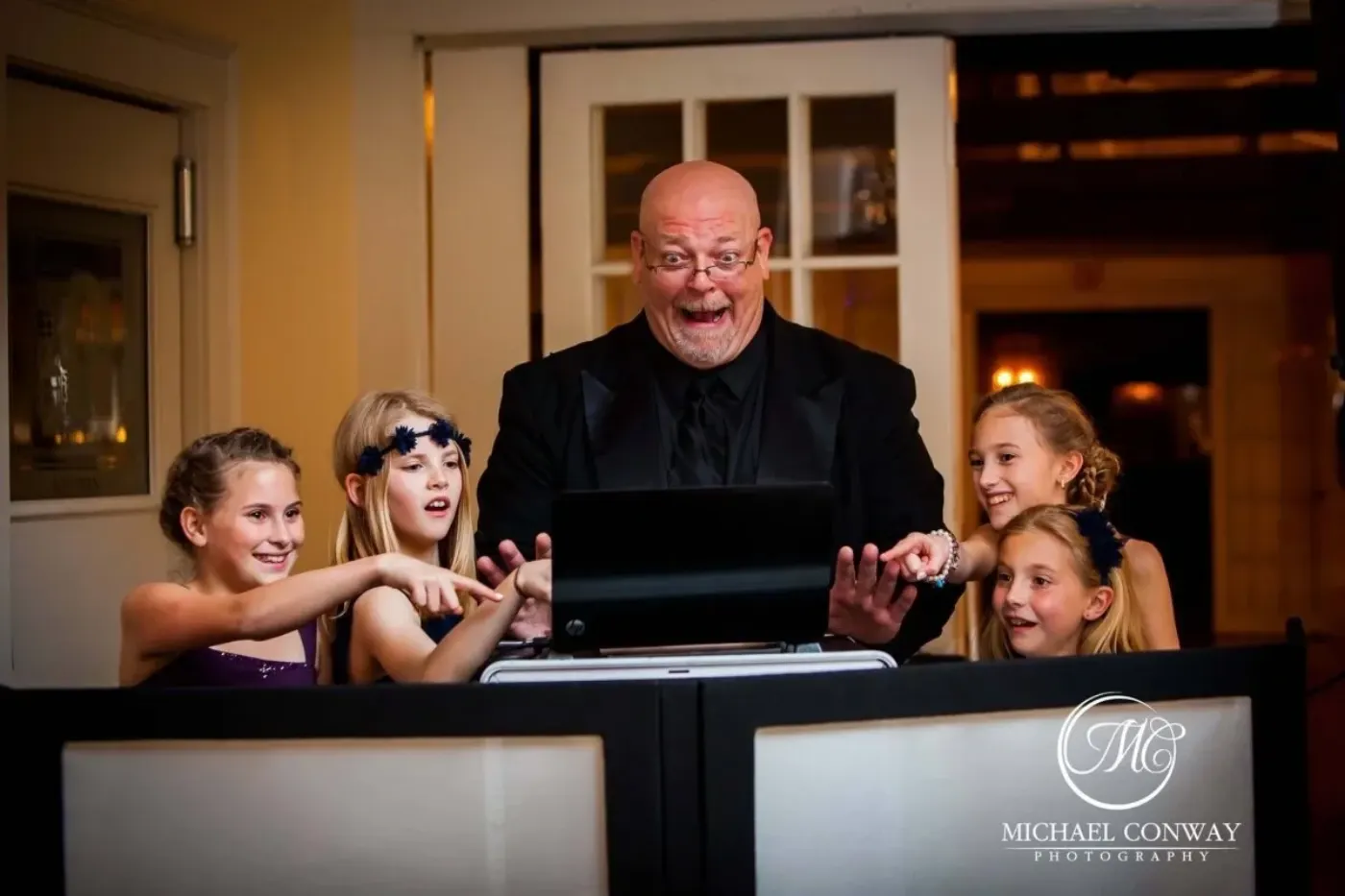 Brian Garreau performing