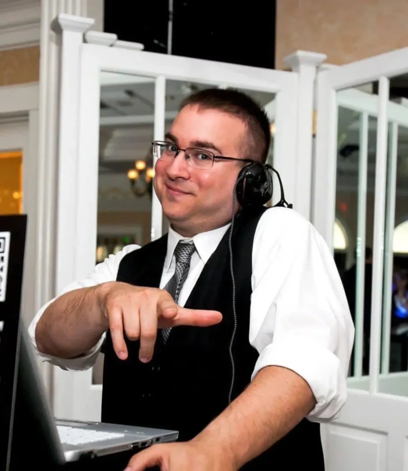 Nate Miller performing